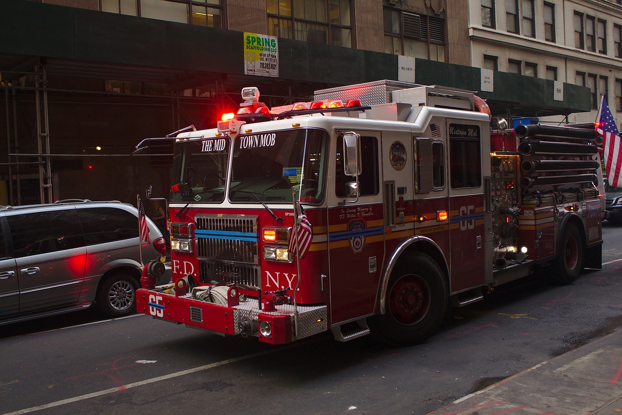 fire truck, emergency, firefighter-780388.jpg